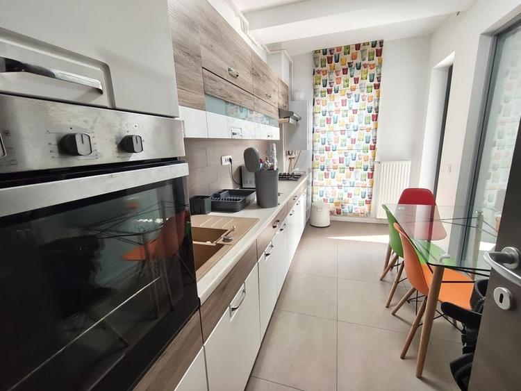Apartament cu 2 camere decomandat în Politehnica