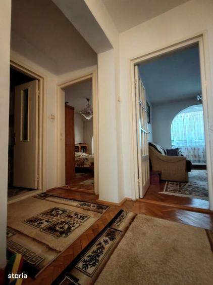 Apartament cu 3 camere decomandat în Dacia