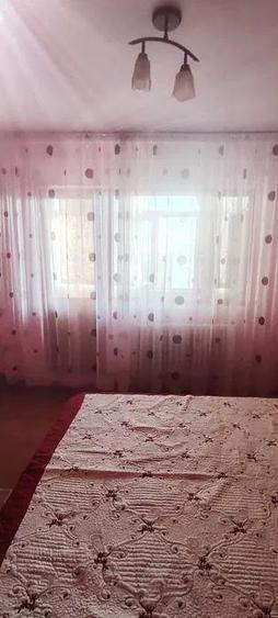 Apartament cu 2 camere nedecomandat, mobilat în Podu Roș