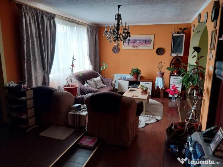 Vila 7 camere, 200 mp, zona Maneciu Pamanteni - 6