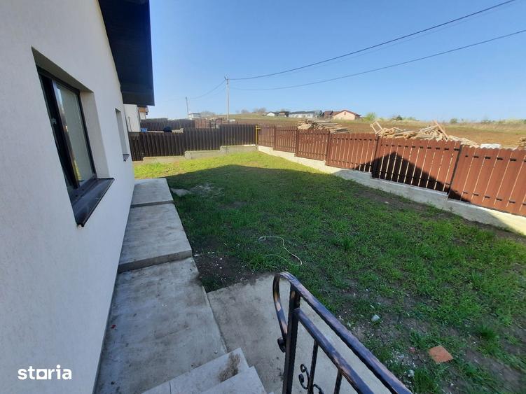 Casă cu 4 camere cu Teren 500 Mp în Miroslava