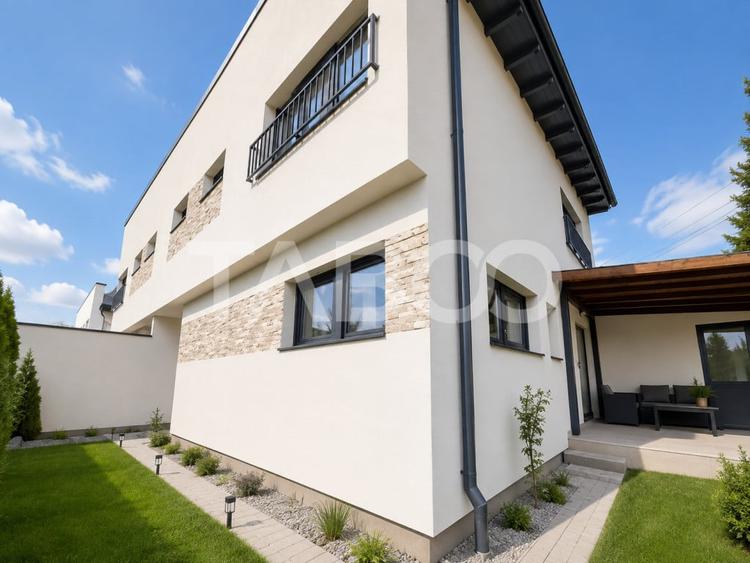 Casă cu 5 camere cu Teren 230 Mp în Central