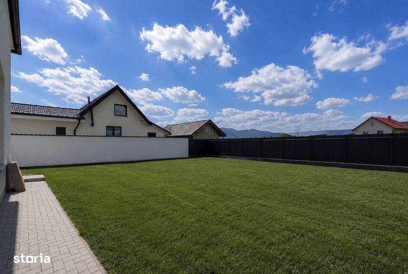 Casă cu 4 camere decomandat în Turnișor