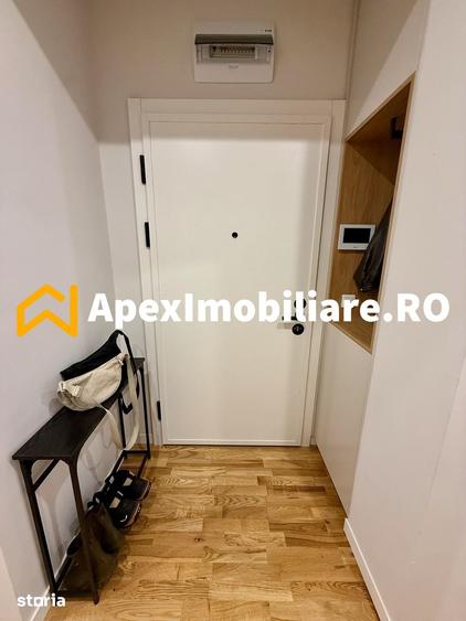 Apartament cu 3 camere semidecomandat în Dămăroaia