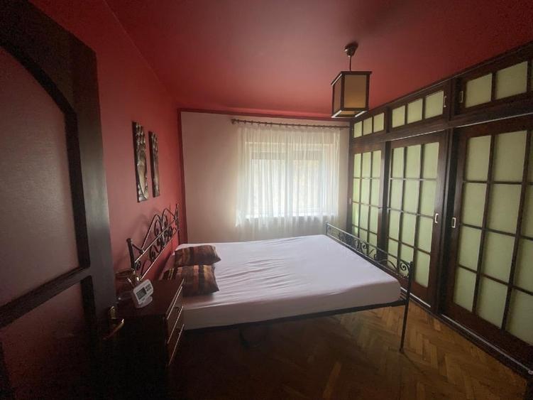 Apartament cu 2 camere decomandat, mobilat în Piața Centrală