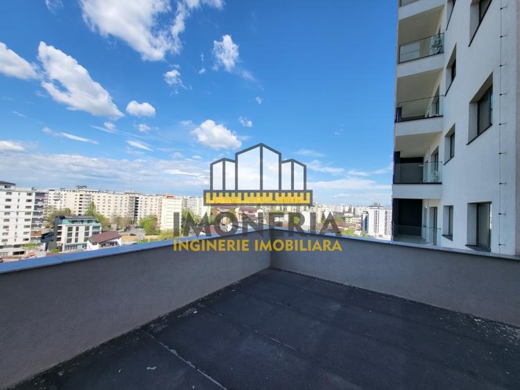 Apartament cu 4 camere semidecomandat în Vitan