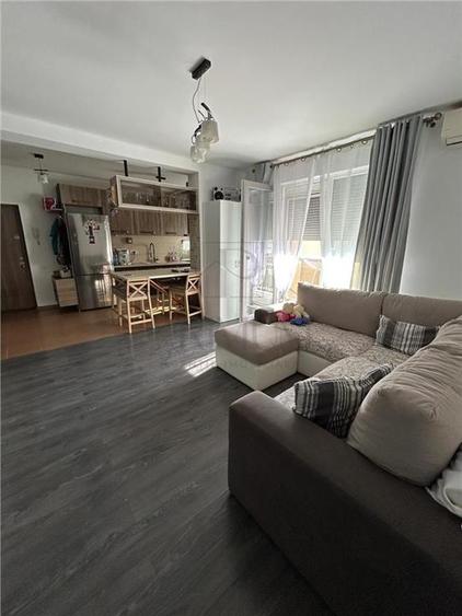 Apartament cu 2 camere semidecomandat, mobilat în Giroc