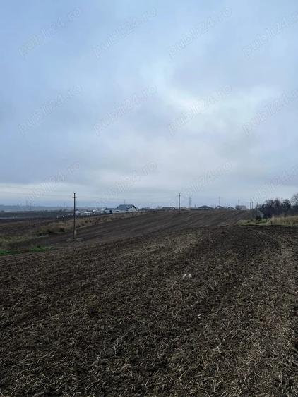Teren de 23400 mp, în Central
