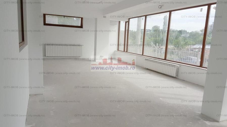 Casă individuală cu 15 camere decomandat cu Canalizare în Colentina