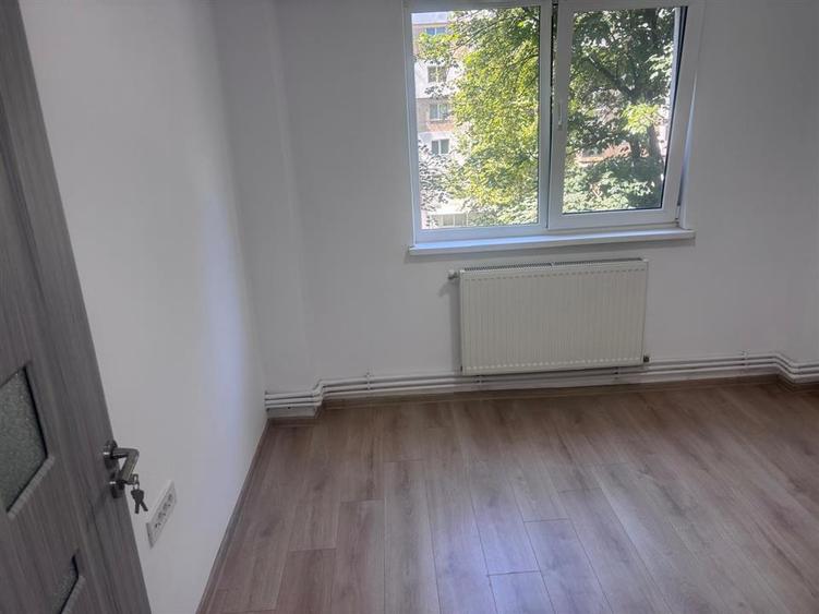 Apartament cu 2 camere semidecomandat în Viziru 3