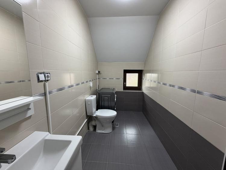 Casă individuală cu 5 camere cu Canalizare în Bărăbanț