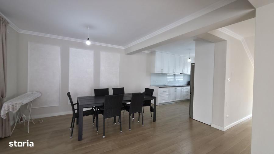 Casă cu 3 camere în Centura