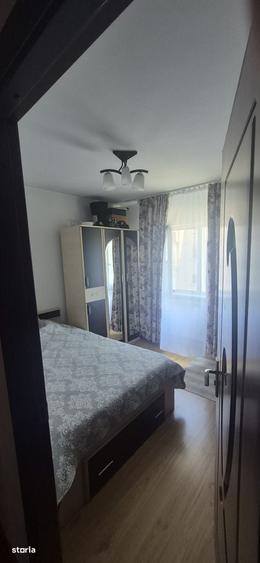 Apartament cu 3 camere decomandat în Găvana