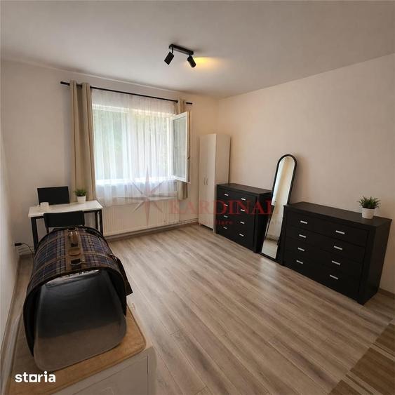 Apartament cu 2 camere semidecomandat în Florilor