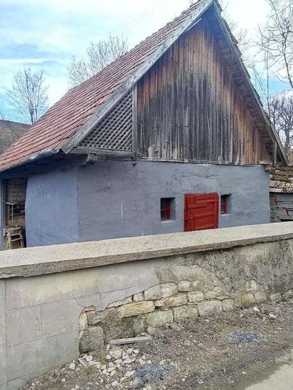 Casă cu 3 camere în Făureni