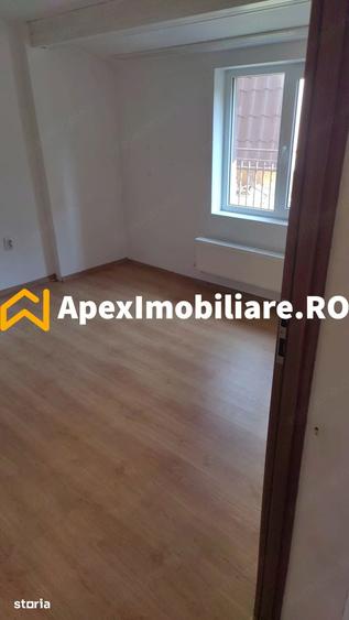 Apartament cu 2 camere decomandat în Victoriei
