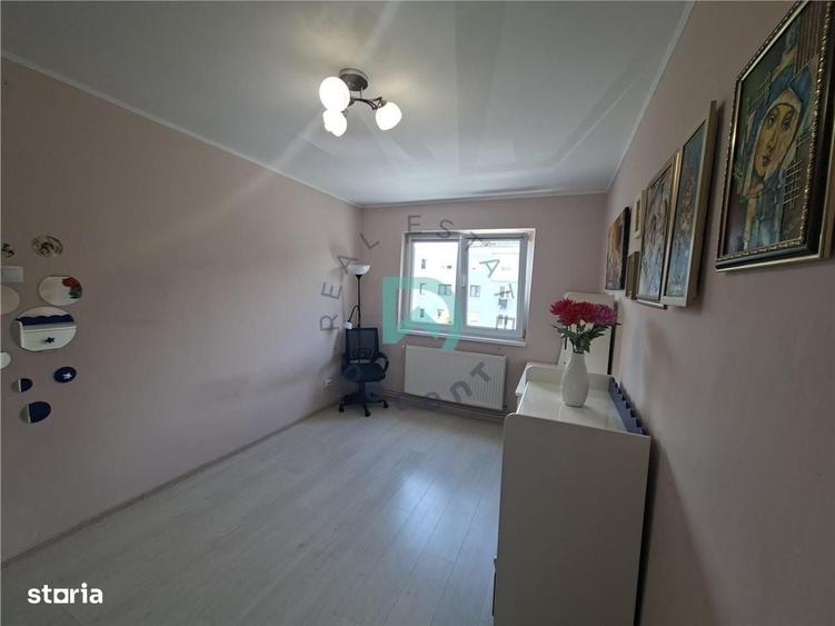 Apartament cu 2 camere semidecomandat în Florilor