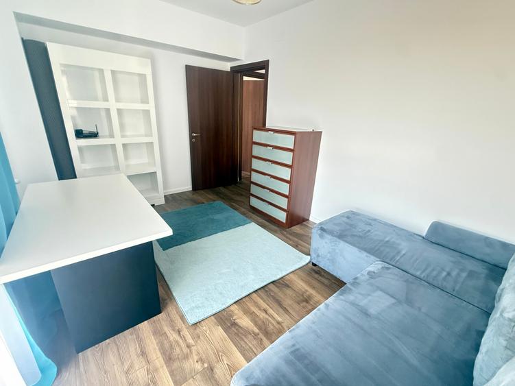 Apartament cu 3 camere semidecomandat în Pipera