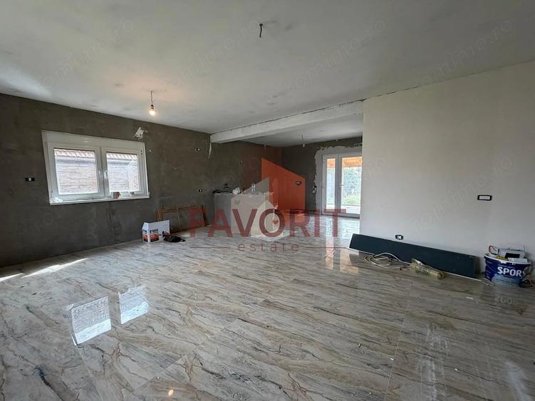Casă cu 4 camere cu Teren 860 Mp în Covaci