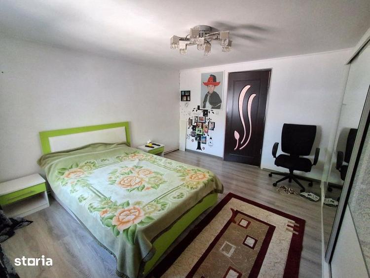 Casă cu 3 camere cu Canalizare în Central