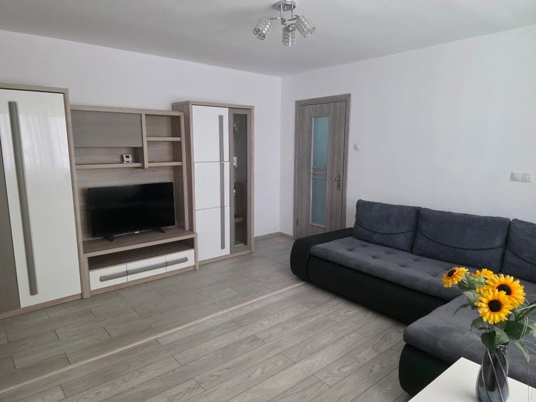 Apartament cu 2 camere semidecomandat, mobilat în Ultracentral