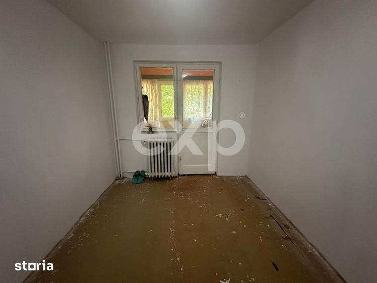 Apartament cu 3 camere semidecomandat, mobilat în Tei