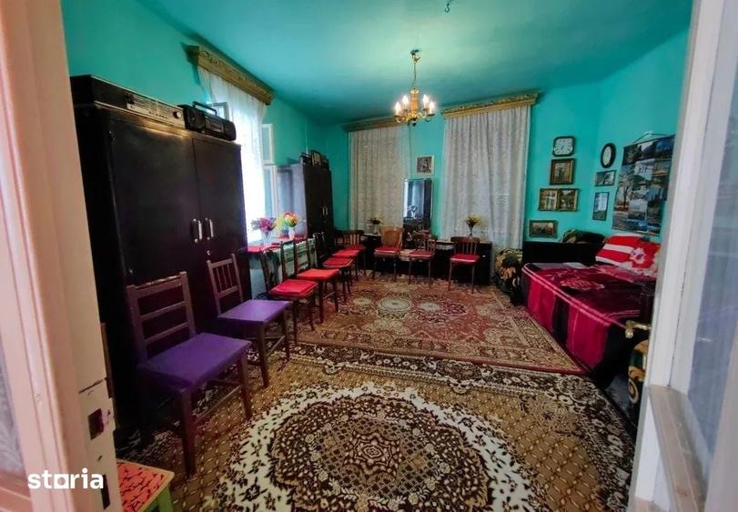 Casă cu 3 camere cu Teren 2448 Mp în Chesinț