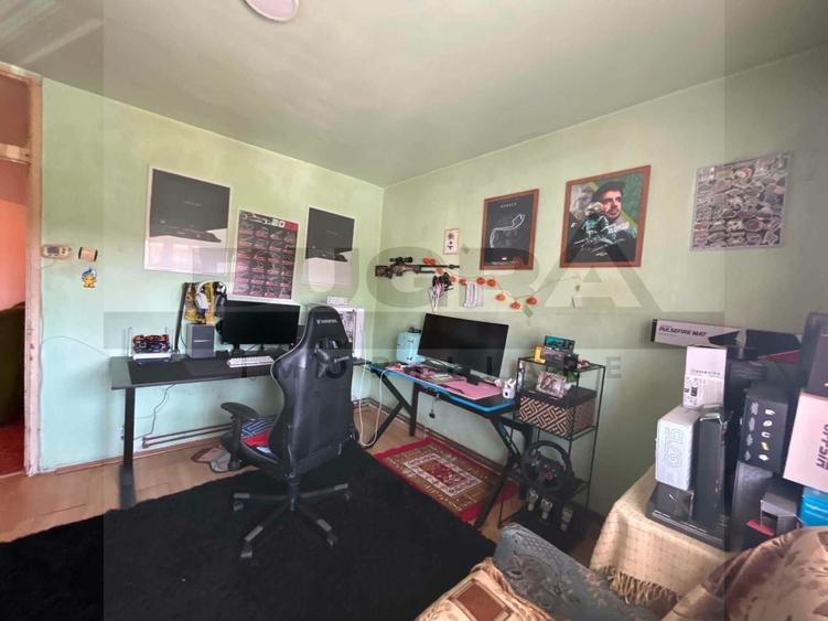 Apartament cu 4 camere decomandat în Central