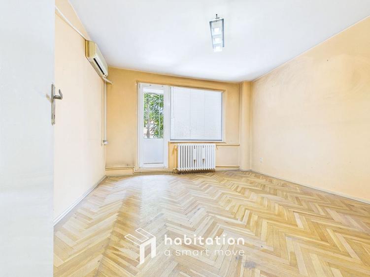 Apartament cu 4 camere semidecomandat în Central