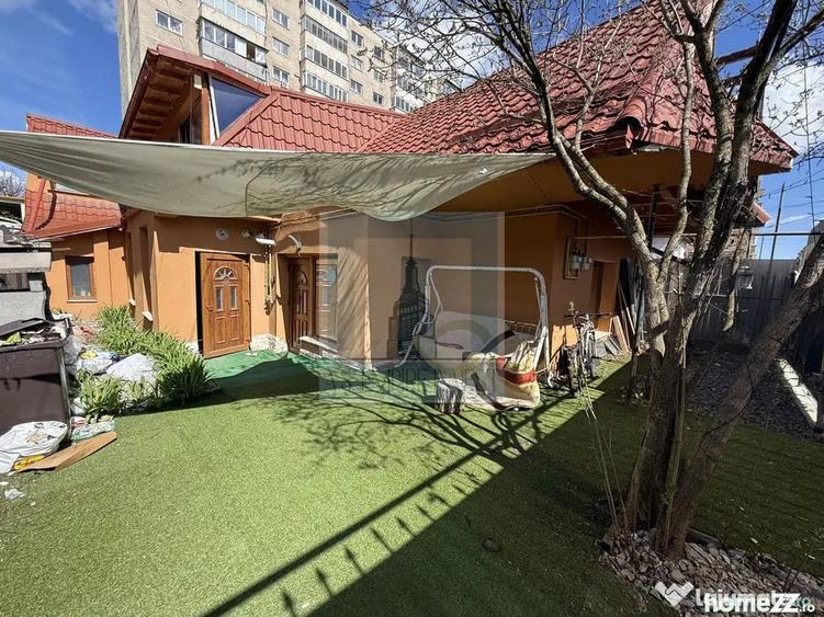 Casă cu 10 camere cu Teren 380 Mp în Astra