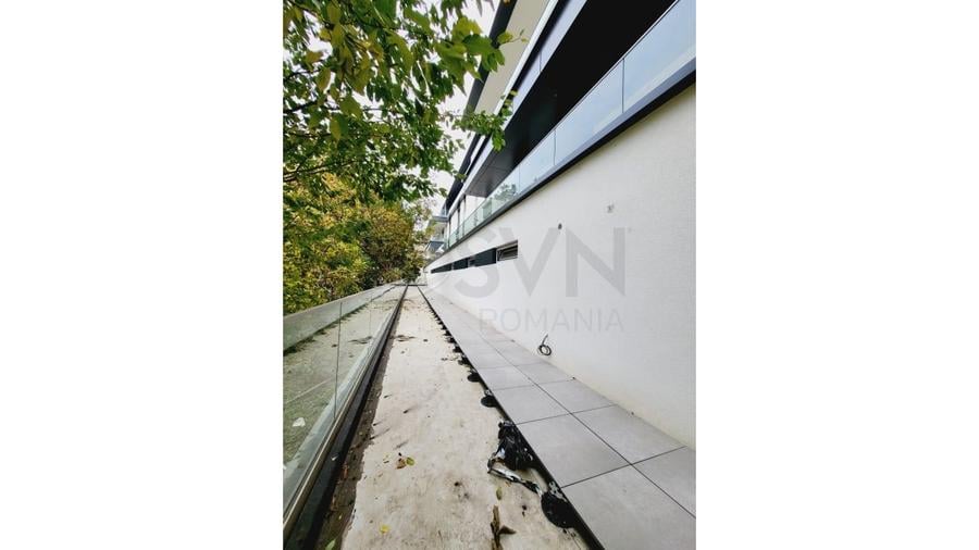 Spațiu comercial, de 320 mp, în Parcul Carol