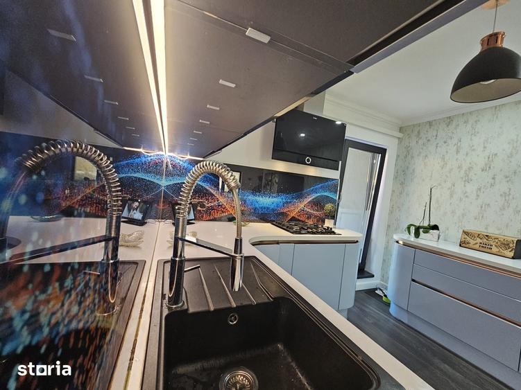 Casă cu 3 camere cu Teren 1078 Mp în Șoimuș
