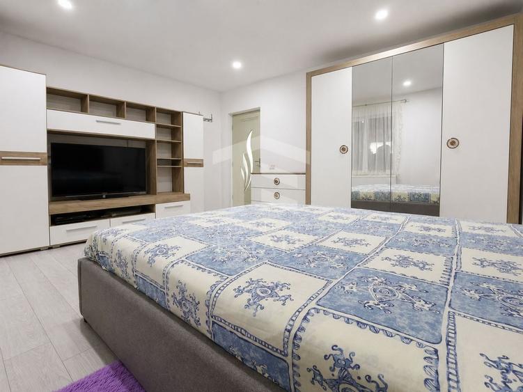 Casă individuală cu 4 camere cu Canalizare în Palazu Mare