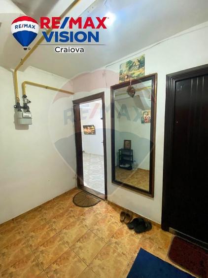 Apartament cu 2 camere decomandat în Rovine