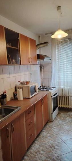 Apartament cu 3 camere semidecomandat, mobilat în Brâncoveanu