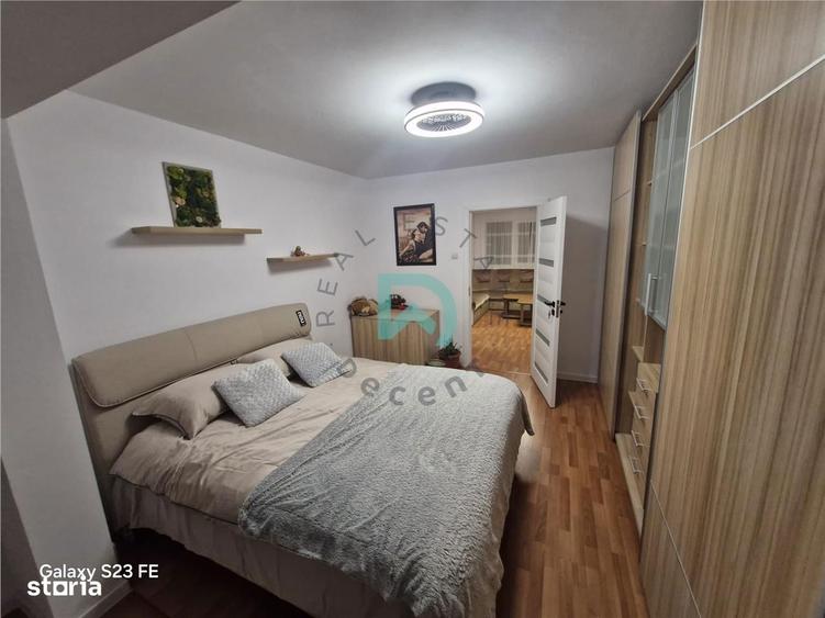 Apartament cu 3 camere semidecomandat în Centrul Istoric