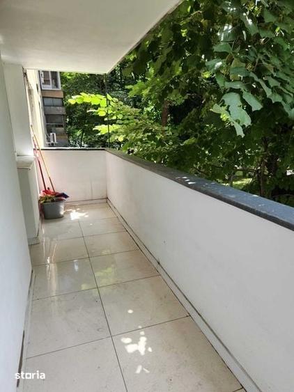 Apartament cu 2 camere semidecomandat în Berceni