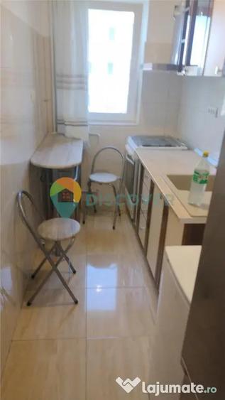 Apartament cu 2 camere nedecomandat în Podu Roș