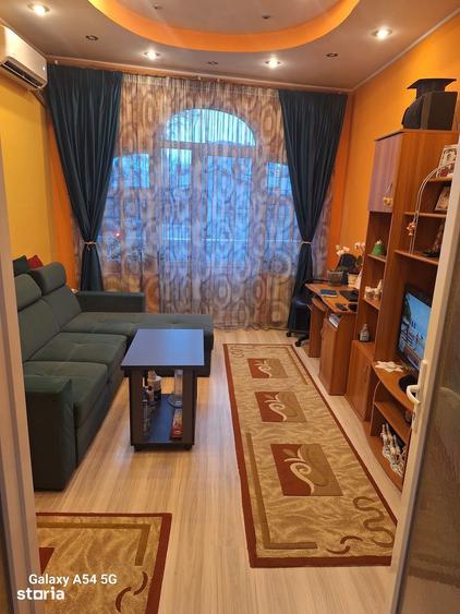 Apartament cu 2 camere semidecomandat în Victoriei