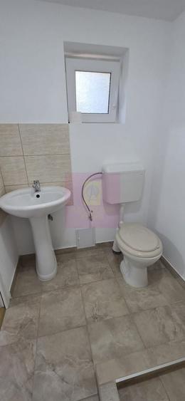 Casă individuală cu 2 camere cu Canalizare în Central