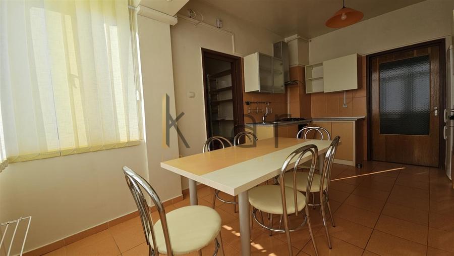 Apartament cu 3 camere decomandat, mobilat în Hașdeu
