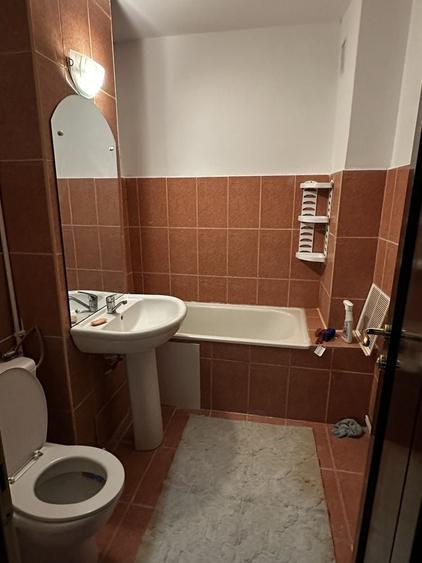 PF inchiriez apartament 3C + living - 2