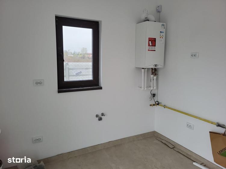 Casă cu 3 camere cu Teren 450 Mp în Central
