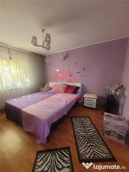 Apartament cu 3 camere decomandat în Lumina