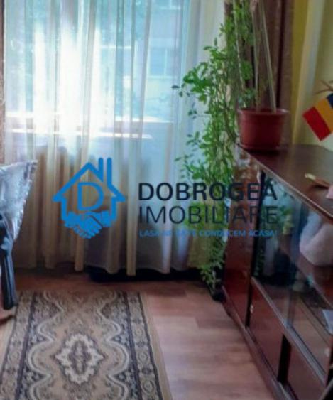 Apartament cu 3 camere decomandat în Păcii