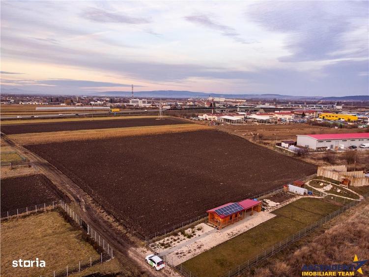 Teren de 5000 mp, în Stupini