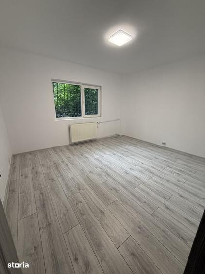 Apartament cu 3 camere în Tei