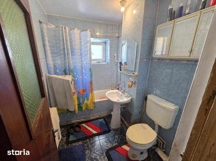 Apartament cu 2 camere semidecomandat în Florilor