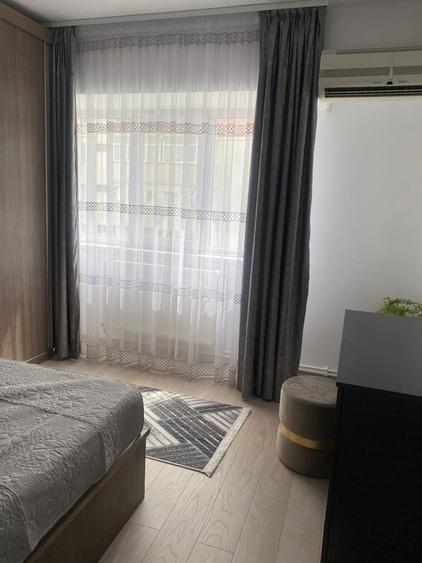 Apartament cu 2 camere decomandat în Podul de Fier