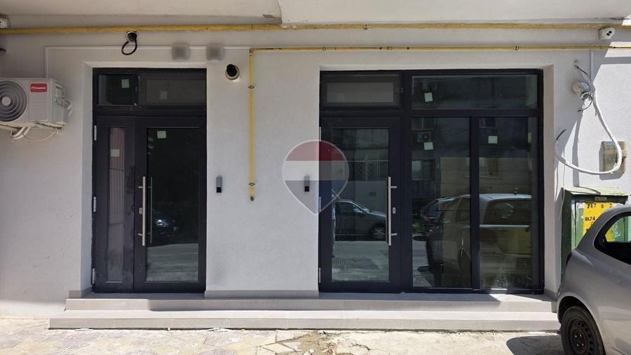 Spațiu comercial, de 34.069999694824 mp, în Republicii